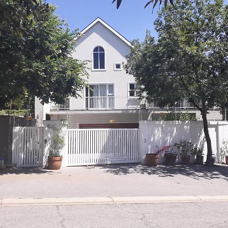 3 On Tessa Guesthouse Johannesburg Eksteriør bilde